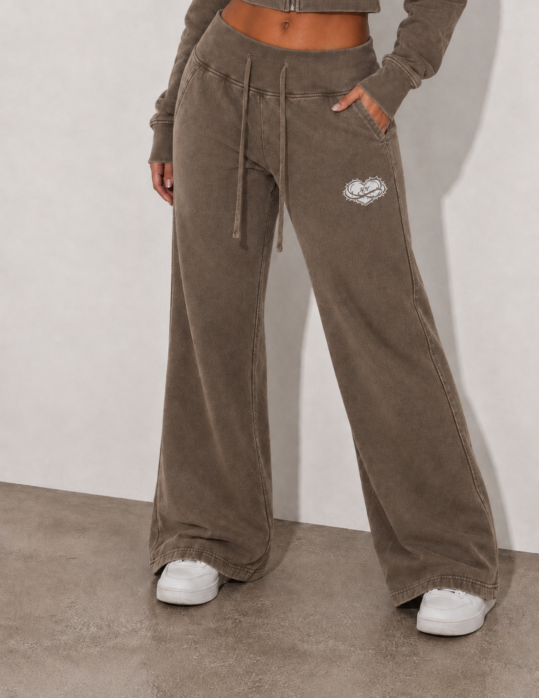 Hvmble Hearts Vintage Washed Flared Fleece Pants